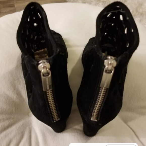 Women's Michael Kors suede sandal wedge booty - Picture 5 of 13